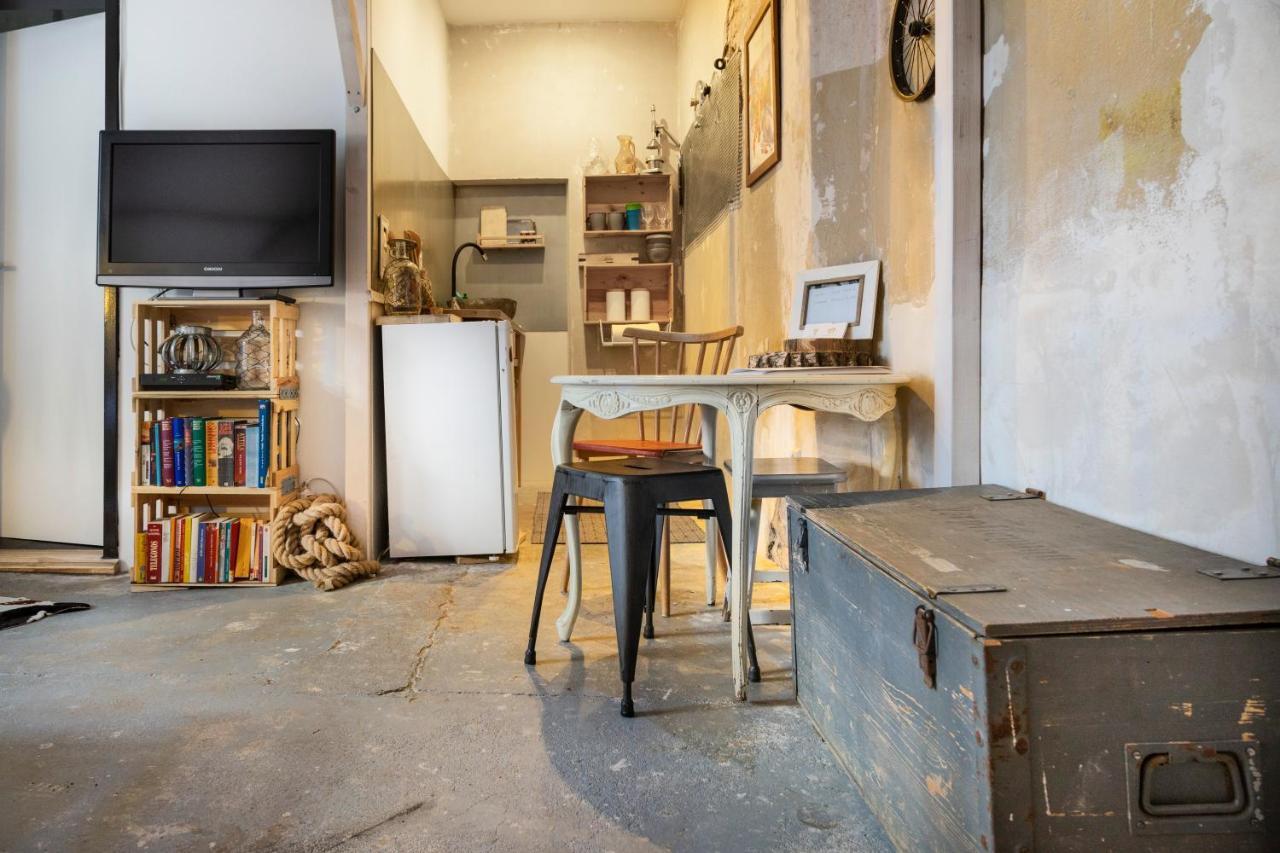 Avoid The Crowd - Industrial Studio Appartement Berlijn
