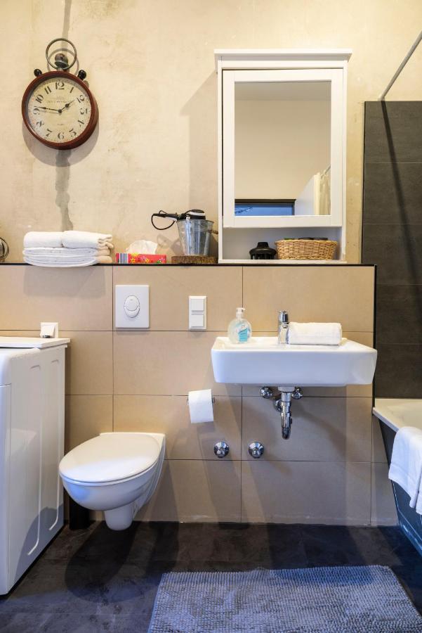 Avoid The Crowd - Industrial Studio Appartement